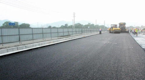 进展神速 宾阳东环路改扩建项目B线左幅开始沥青摊铺施工 多图